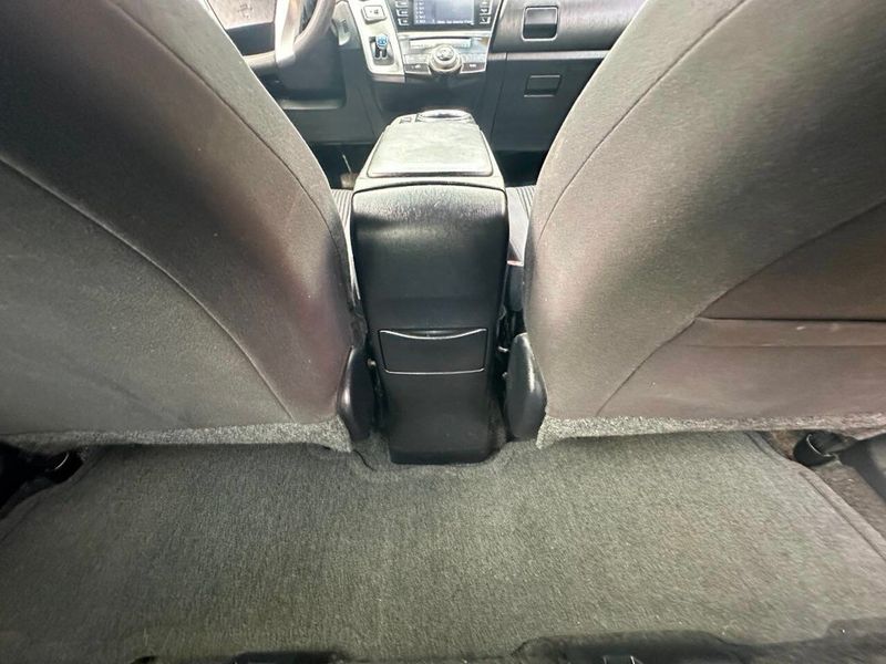 2015 Toyota Prius v 5dr Wagon Three - 22905725 - 21