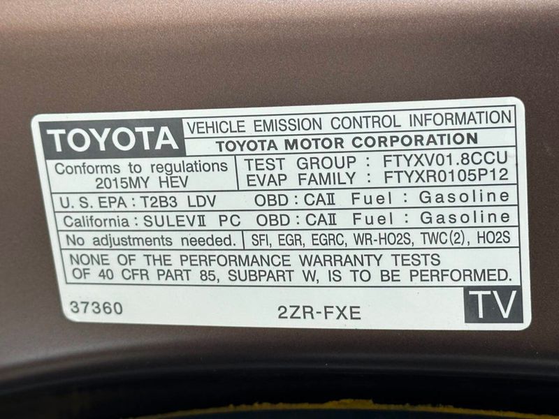 2015 Toyota Prius v 5dr Wagon Three - 22905725 - 27