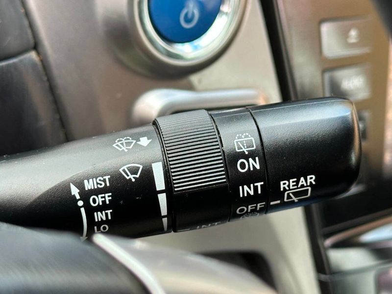 2015 Toyota Prius v 5dr Wagon Three - 22905725 - 33