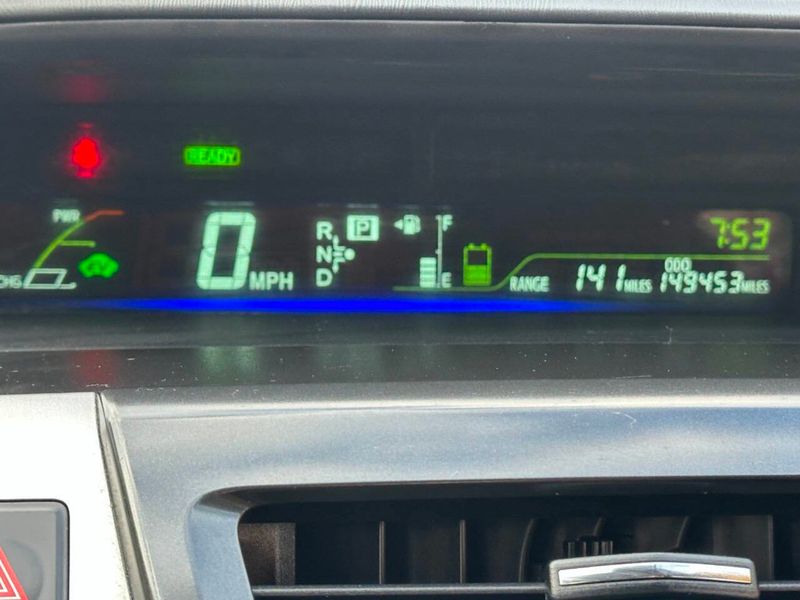 2015 Toyota Prius v 5dr Wagon Three - 22905725 - 36