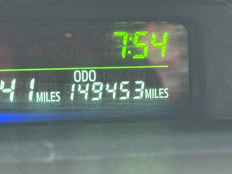 2015 Toyota Prius v 5dr Wagon Three - 22905725 - 37