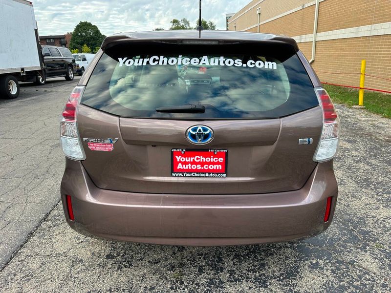 2015 Toyota Prius v 5dr Wagon Three - 22905725 - 3