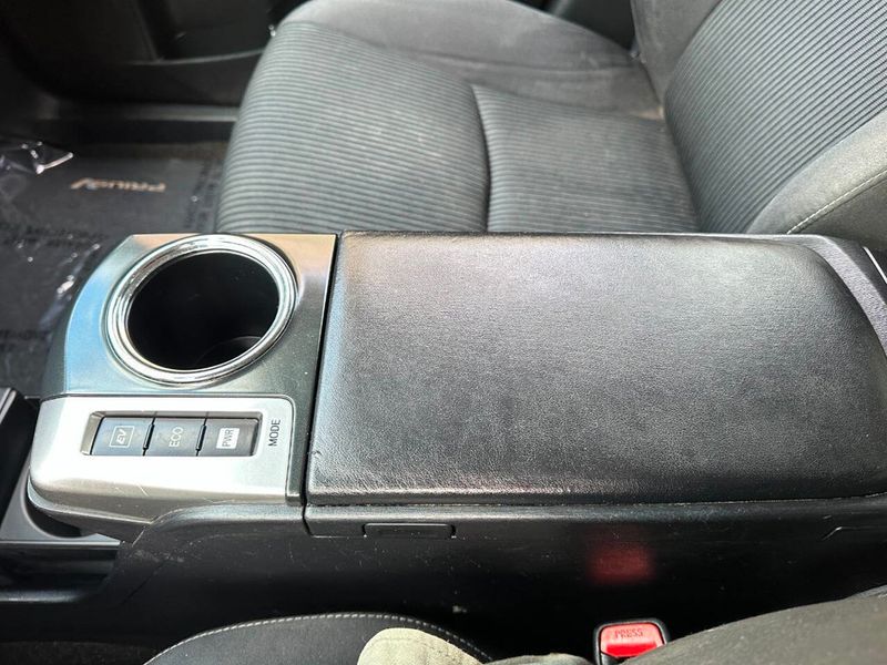 2015 Toyota Prius v 5dr Wagon Three - 22905725 - 44