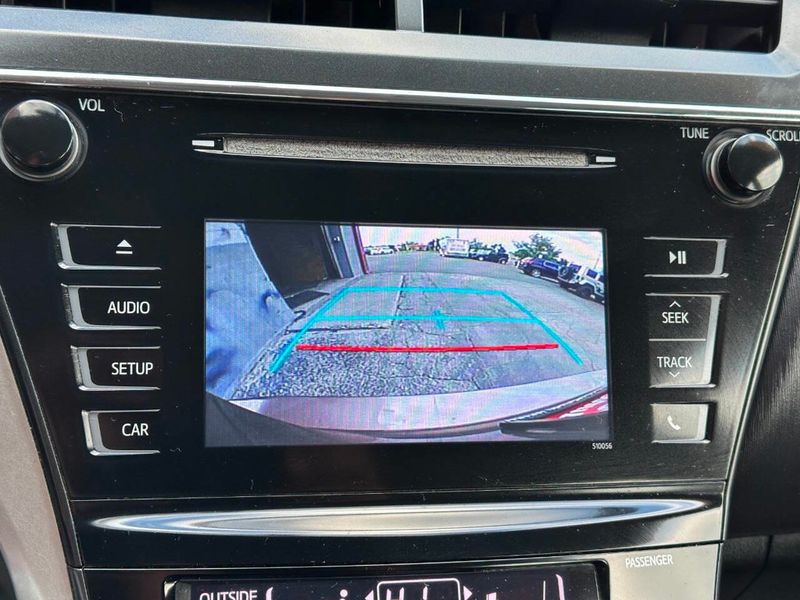 2015 Toyota Prius v 5dr Wagon Three - 22905725 - 47