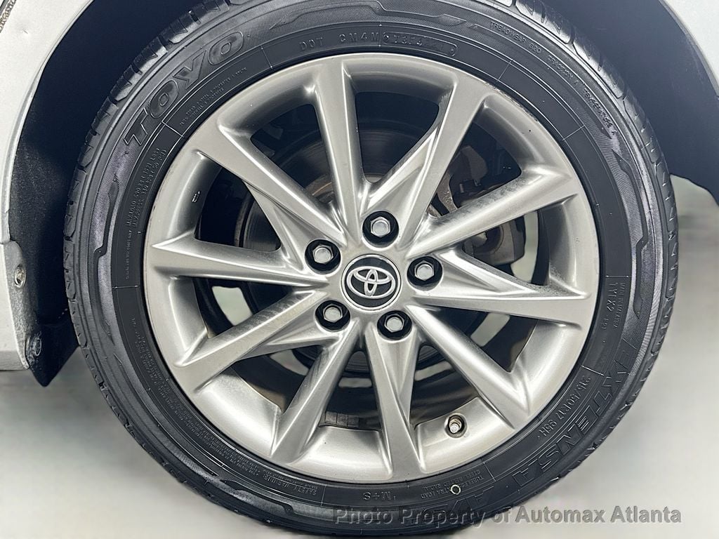 2015 Toyota Prius v TWO - 22734210 - 32