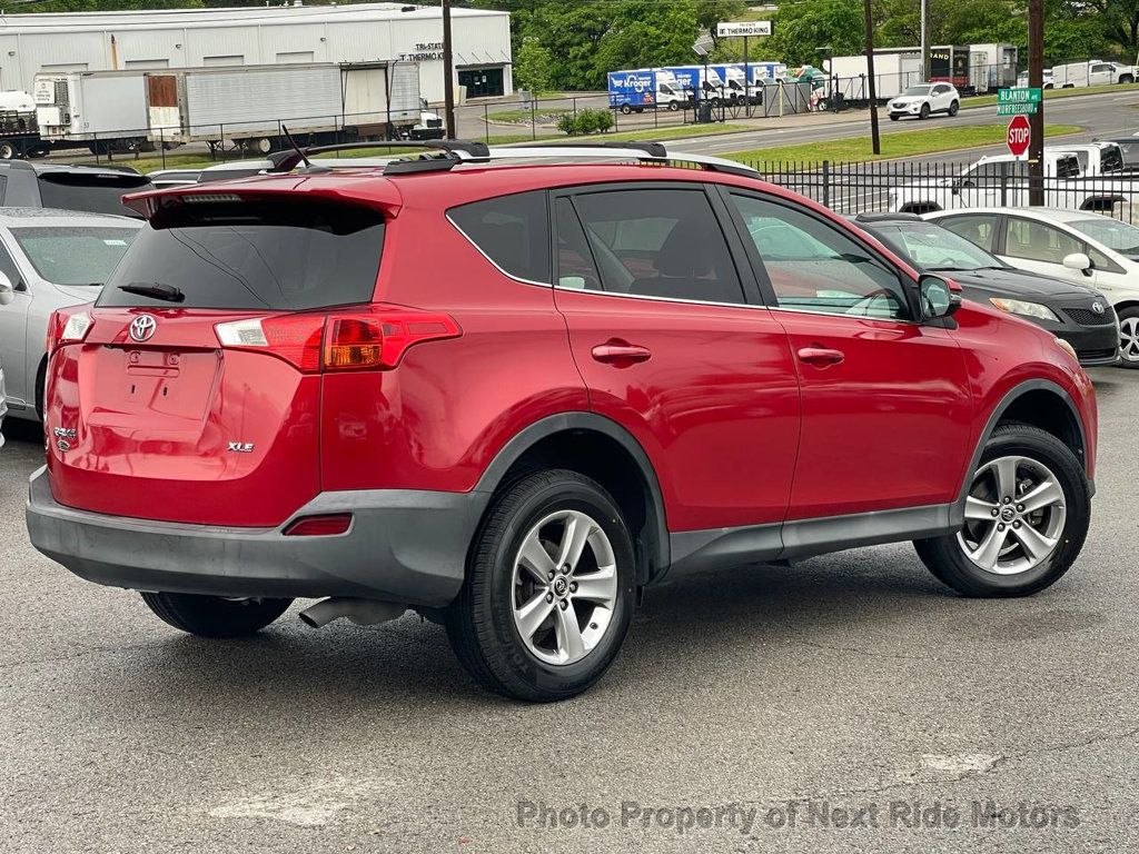 2015 Toyota RAV4 XLE photo 2
