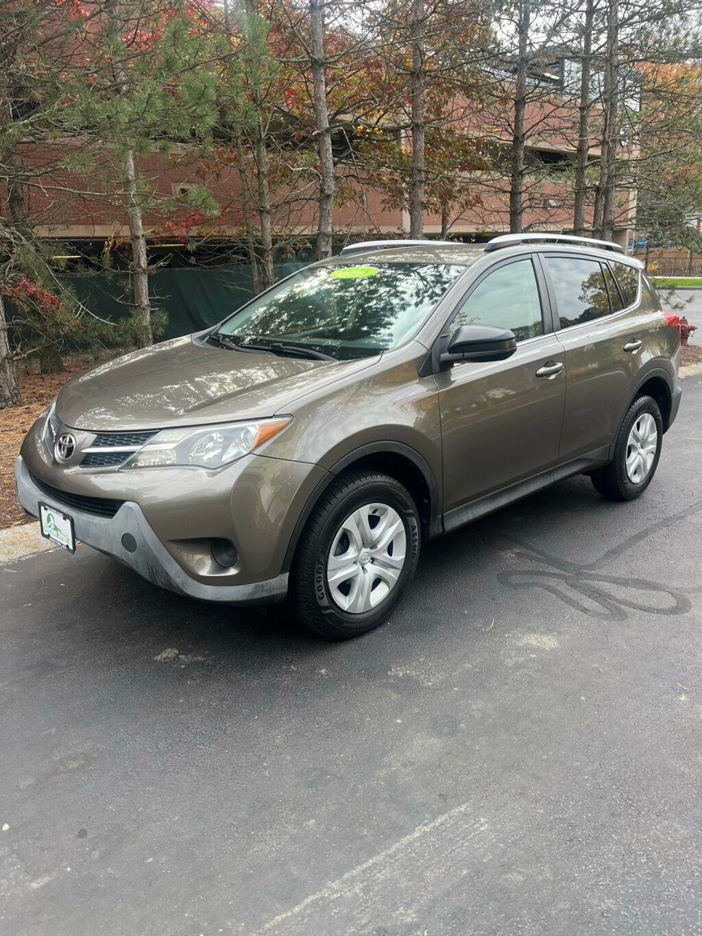 2015 Toyota RAV4 AWD 4dr LE - 22940984 - 0