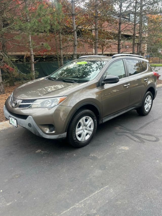 2015 Toyota RAV4 AWD 4dr LE - 22940984 - 0