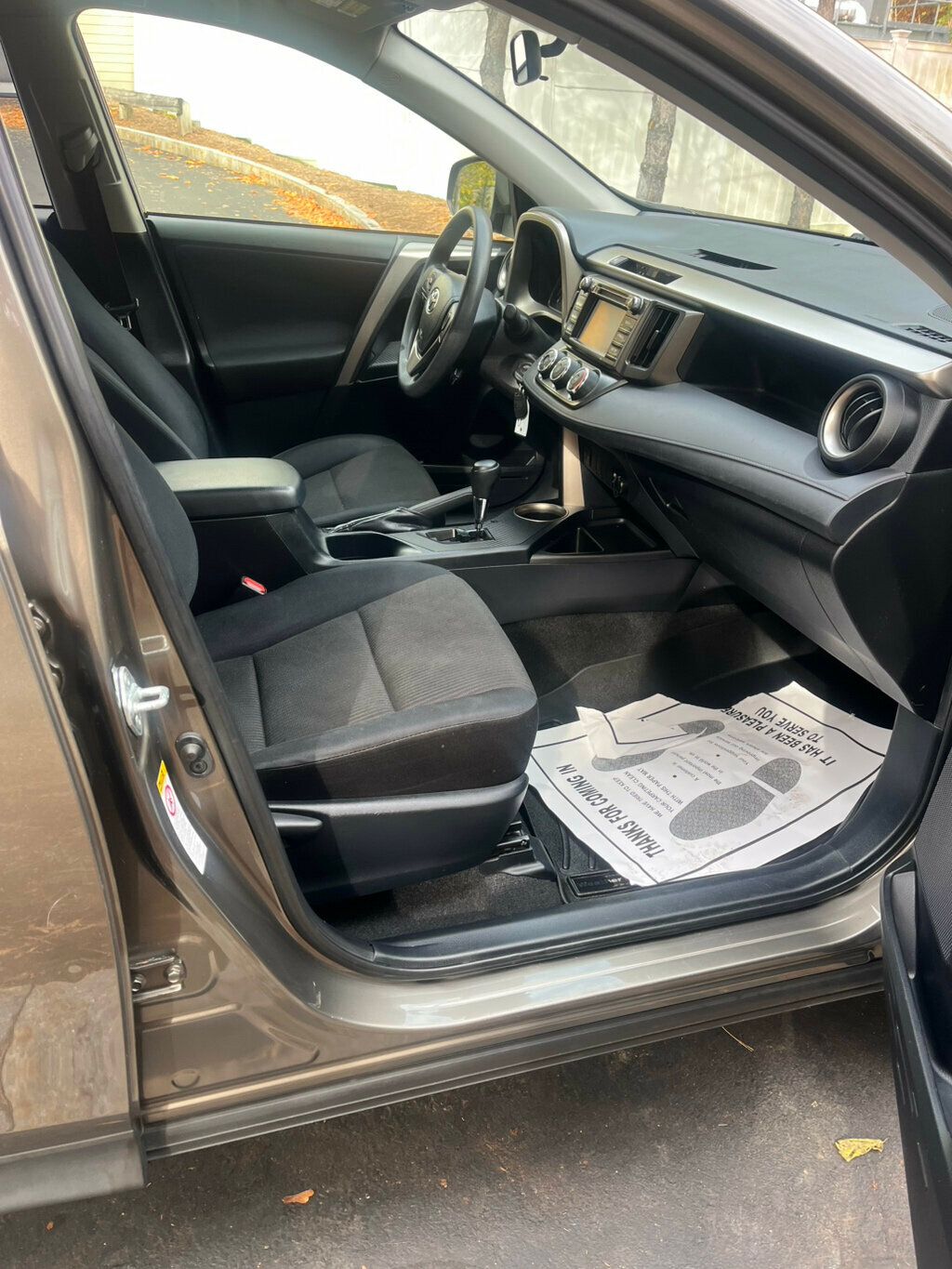 2015 Toyota RAV4 AWD 4dr LE - 22940984 - 9