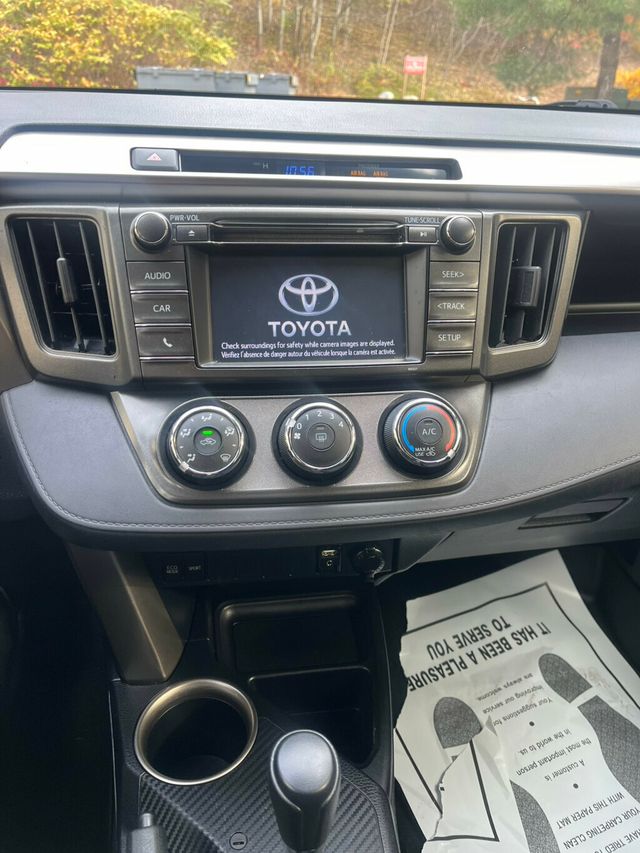 2015 Toyota RAV4 AWD 4dr LE - 22940984 - 10