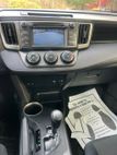 2015 Toyota RAV4 AWD 4dr LE - 22940984 - 12