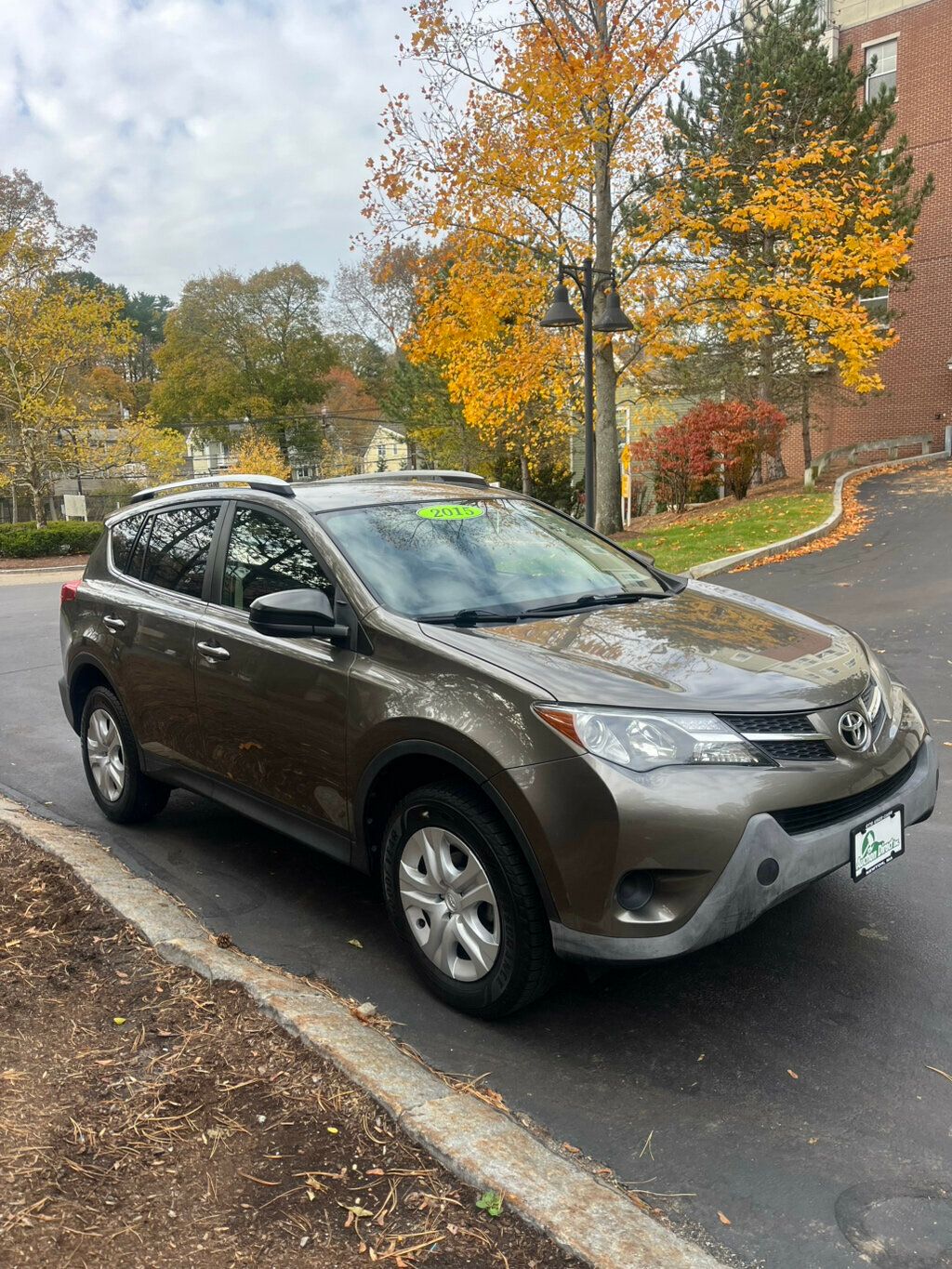 2015 Toyota RAV4 AWD 4dr LE - 22940984 - 2