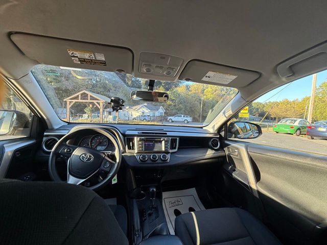 2015 Toyota RAV4 AWD 4dr LE - 22932576 - 9