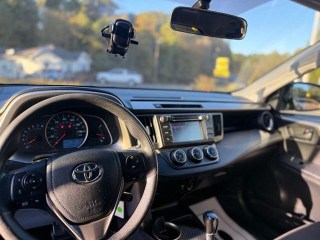 2015 Toyota RAV4 AWD 4dr LE - 22932576 - 11