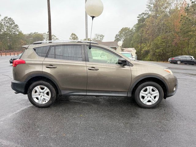 2015 Toyota RAV4 AWD 4dr LE - 22932576 - 18