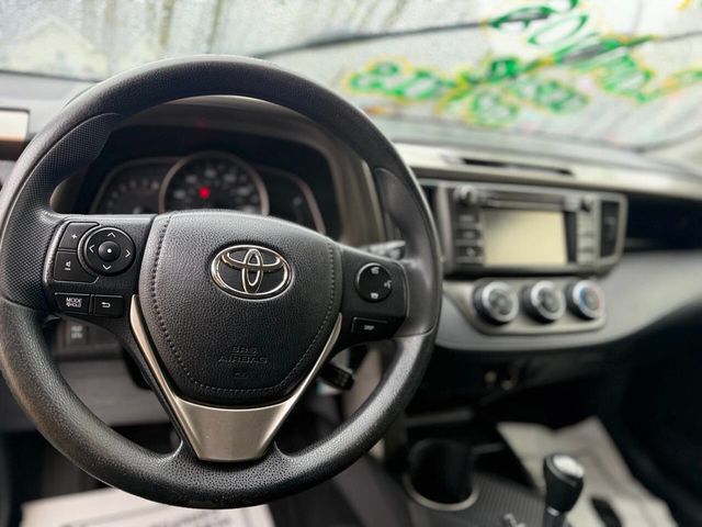 2015 Toyota RAV4 AWD 4dr LE - 22932576 - 23