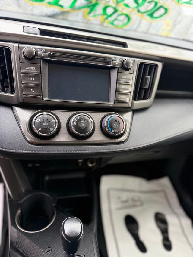 2015 Toyota RAV4 AWD 4dr LE - 22932576 - 25