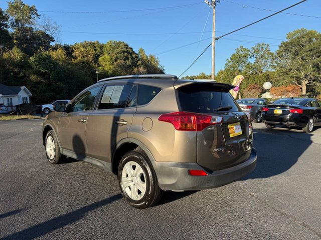 2015 Toyota RAV4 AWD 4dr LE - 22932576 - 4