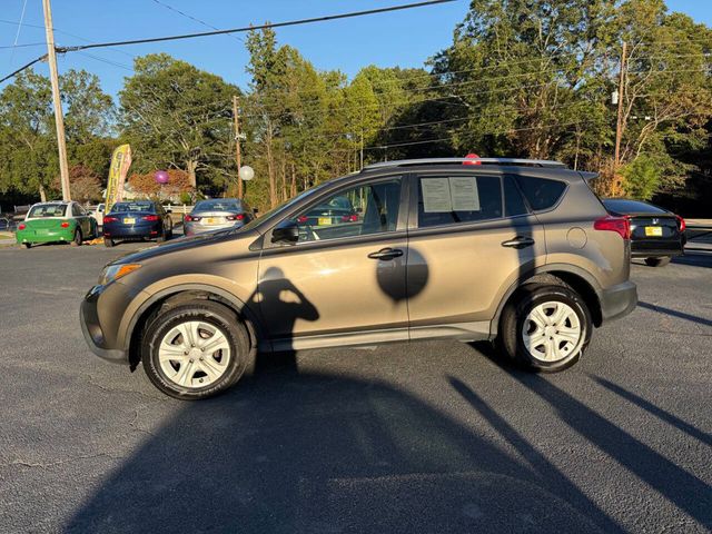 2015 Toyota RAV4 AWD 4dr LE - 22932576 - 6