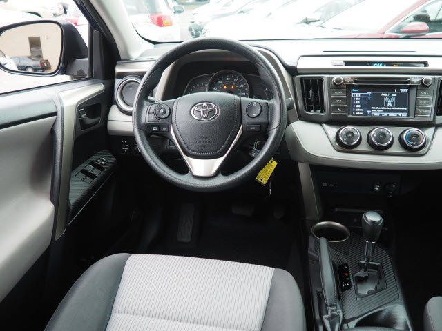 2015 Toyota RAV4 AWD 4dr LE - 18340665 - 12