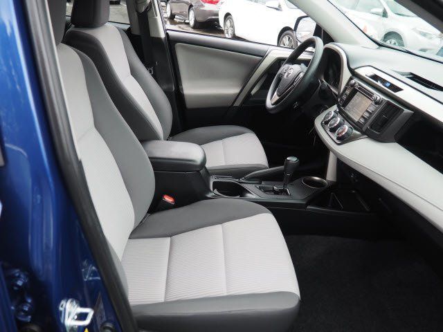 2015 Toyota RAV4 AWD 4dr LE - 18340665 - 8