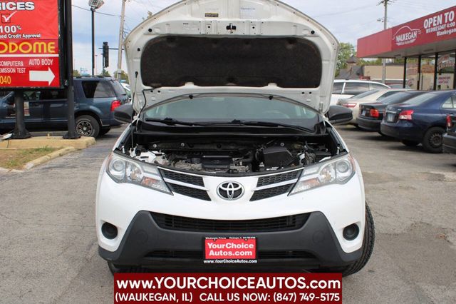 2015 Toyota RAV4 AWD 4dr LE - 22624252 - 44