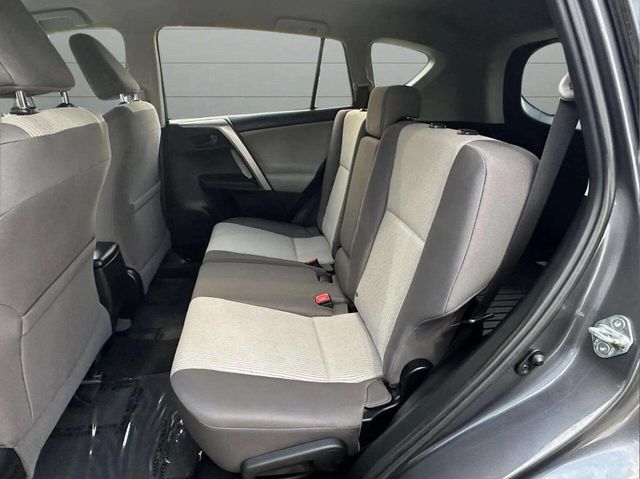 2015 Toyota RAV4 AWD 4dr LE - 22949706 - 10