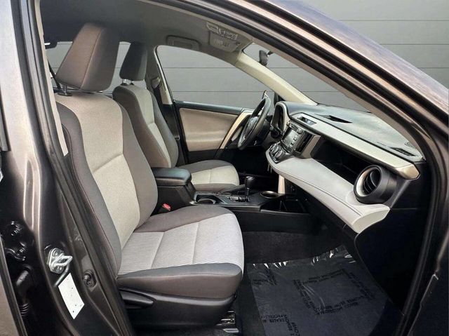 2015 Toyota RAV4 AWD 4dr LE - 22949706 - 12