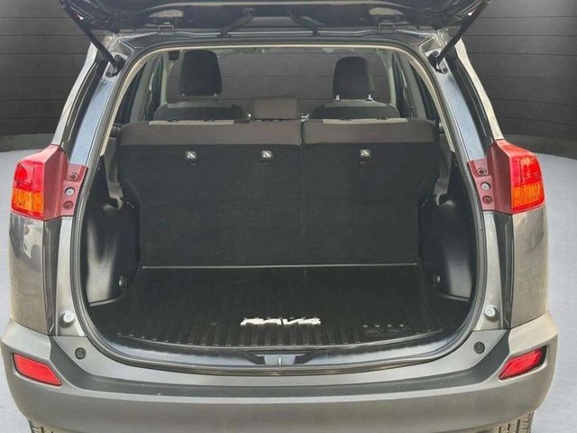 2015 Toyota RAV4 AWD 4dr LE - 22949706 - 14