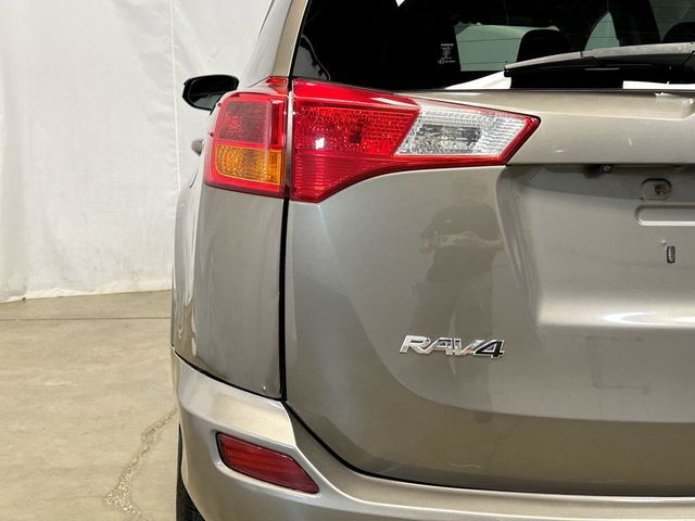 2015 Toyota RAV4 AWD 4dr LE - 23057898 - 9