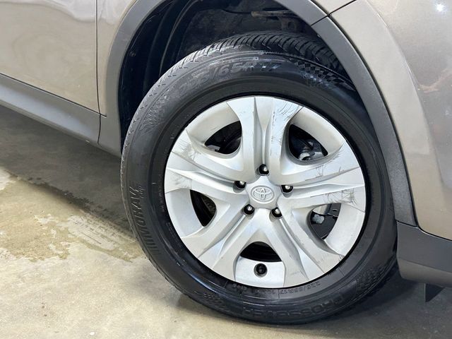 2015 Toyota RAV4 AWD 4dr LE - 23057898 - 12