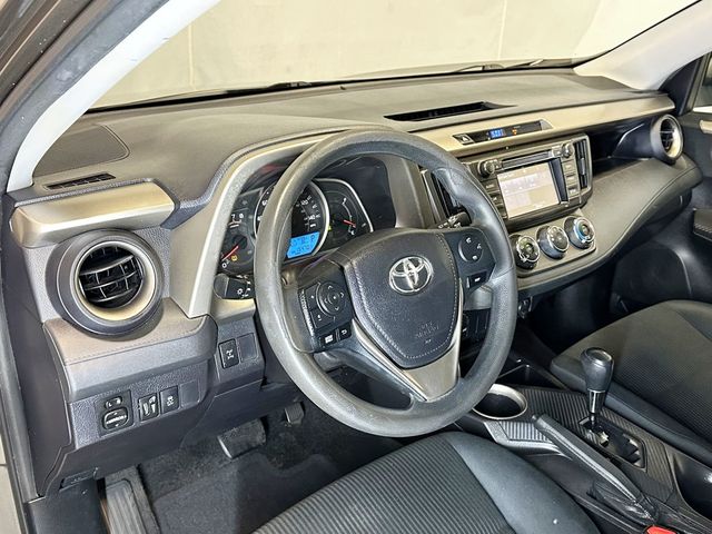 2015 Toyota RAV4 AWD 4dr LE - 23057898 - 18
