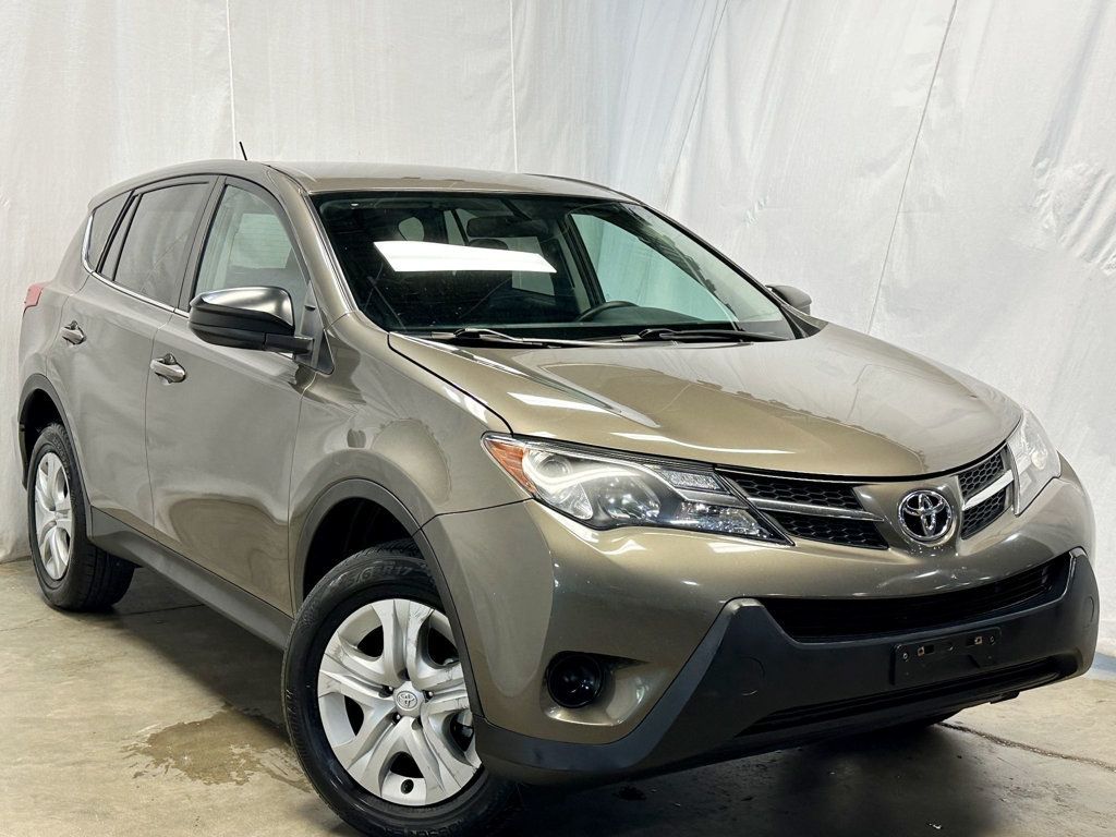 2015 Toyota RAV4 AWD 4dr LE - 23057898 - 1