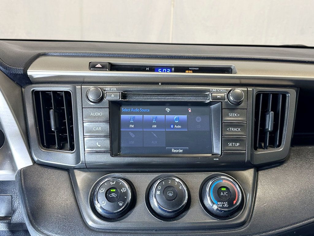 2015 Toyota RAV4 AWD 4dr LE - 23057898 - 22