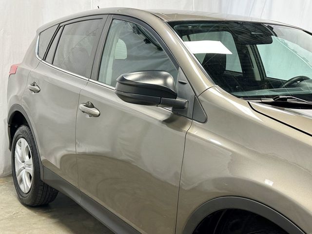 2015 Toyota RAV4 AWD 4dr LE - 23057898 - 2