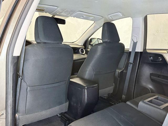 2015 Toyota RAV4 AWD 4dr LE - 23057898 - 29