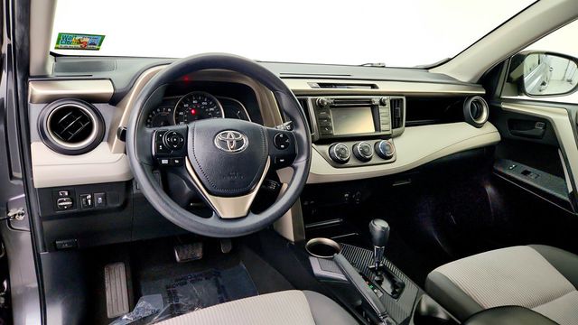 2015 Toyota RAV4 AWD 4dr LE - 22970632 - 11