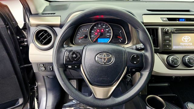 2015 Toyota RAV4 AWD 4dr LE - 22970632 - 12