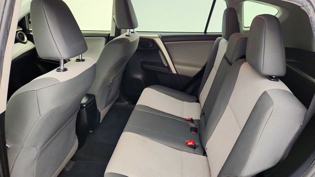 2015 Toyota RAV4 AWD 4dr LE - 22970632 - 19