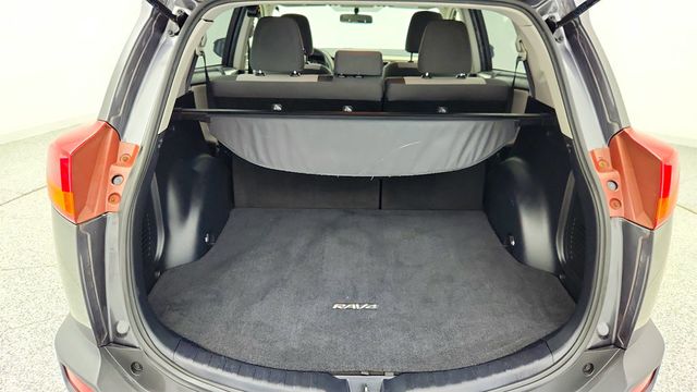 2015 Toyota RAV4 AWD 4dr LE - 22970632 - 20