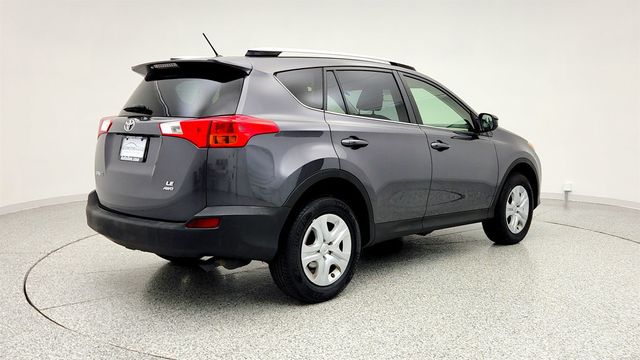 2015 Toyota RAV4 AWD 4dr LE - 22970632 - 4