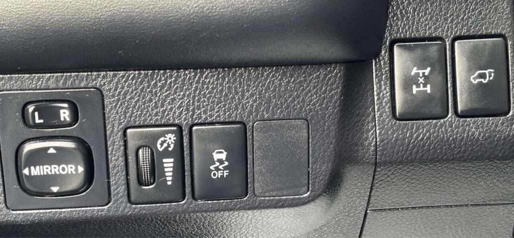 2015 Toyota RAV4 AWD 4dr Limited - 23045405 - 27