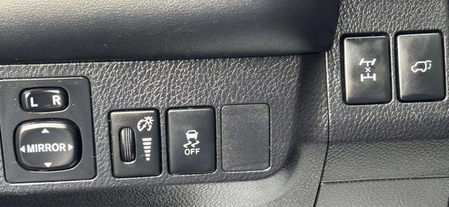 2015 Toyota RAV4 AWD 4dr Limited - 23045405 - 27