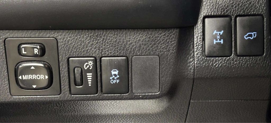 2015 Toyota RAV4 AWD 4dr Limited - 23056013 - 26