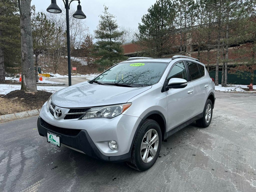 2015 Toyota RAV4 AWD 4dr XLE - 22290759 - 0