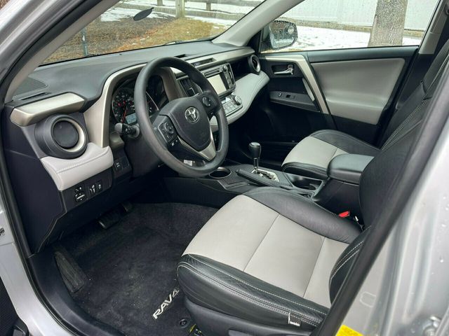 2015 Toyota RAV4 AWD 4dr XLE - 22290759 - 9