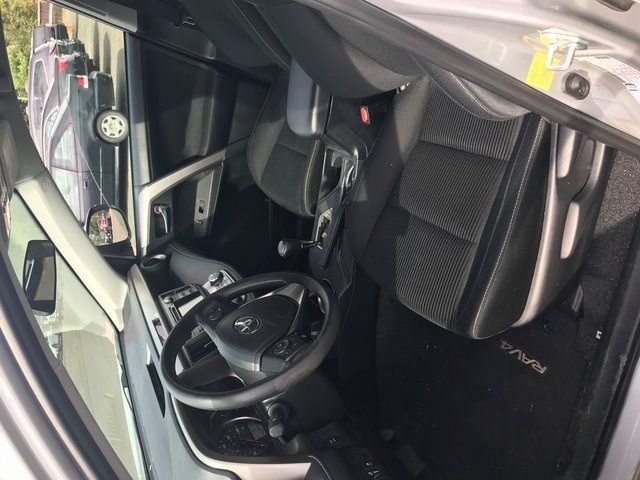 2015 Toyota RAV4 AWD 4dr XLE - 18143392 - 1