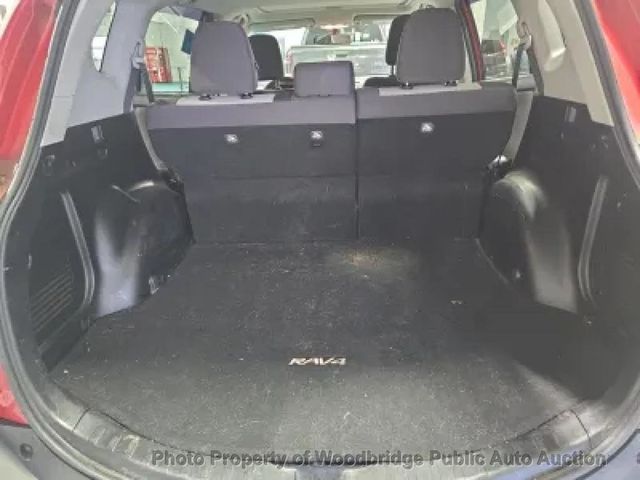 2015 Toyota RAV4 AWD 4dr XLE - 23003398 - 8