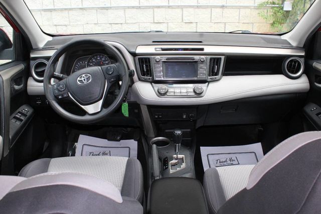 2015 Toyota RAV4 AWD 4dr XLE - 22883871 - 12