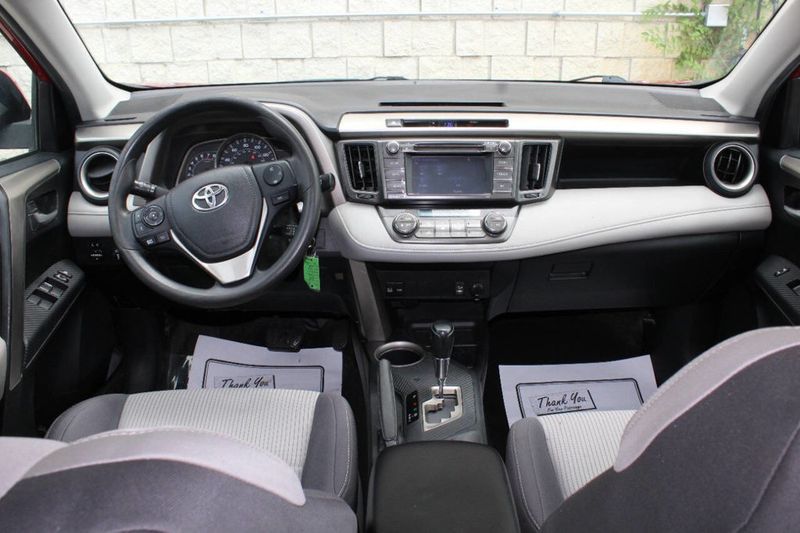 2015 Toyota RAV4 AWD 4dr XLE - 22883871 - 12